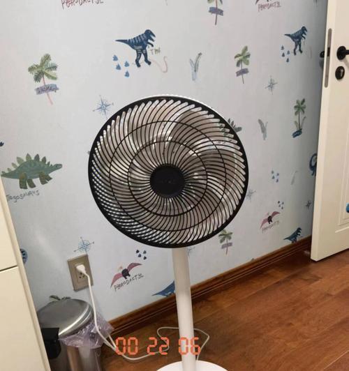 电风扇发出噪音的原因是什么？