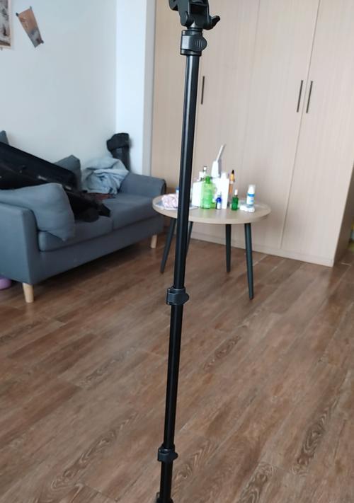 手机三角支架使用方法是什么？如何调整角度？