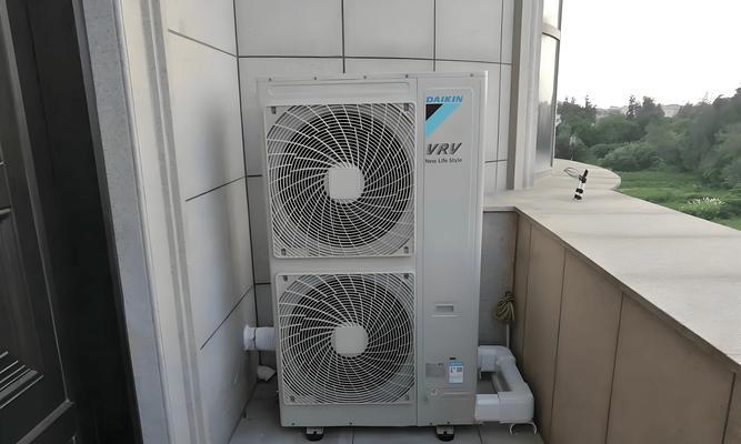 空调进水的解决方法（如何处理空调内部进水问题）