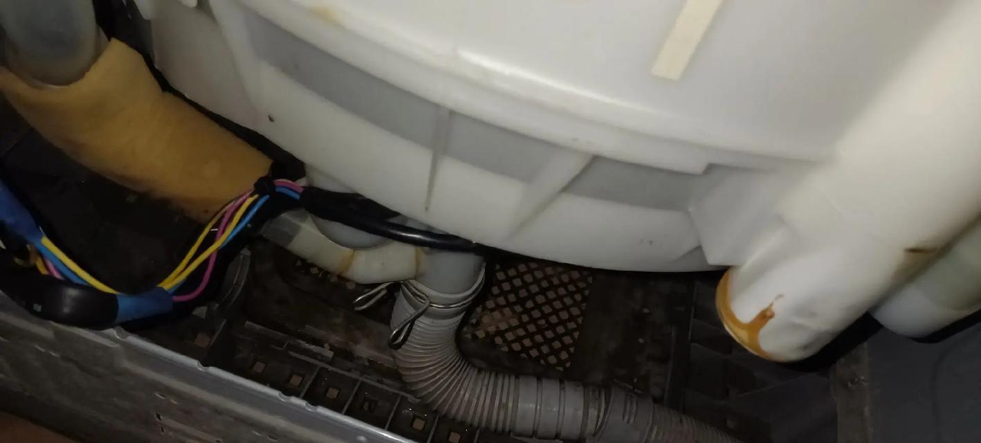 洗衣机脱水不转的原因及修理方法（解决家用洗衣机脱水不转的常见故障）