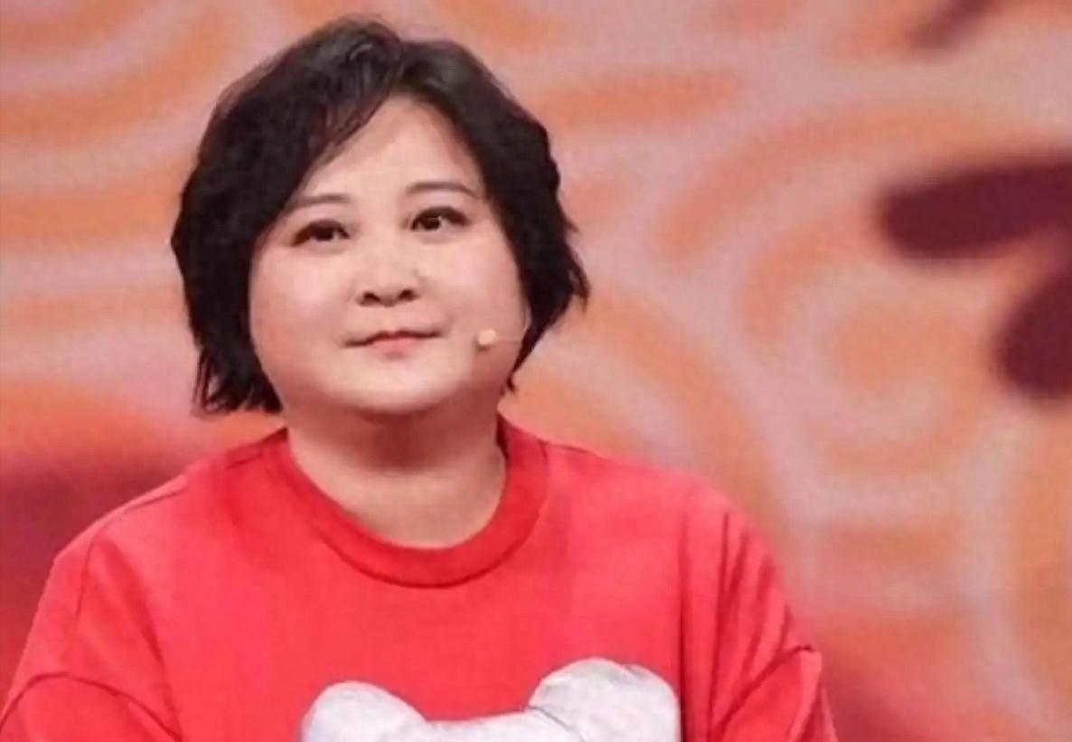 退出春晚、被综艺"开除"，"消失"1年后，贾玲官宣喜讯，全网恭喜
